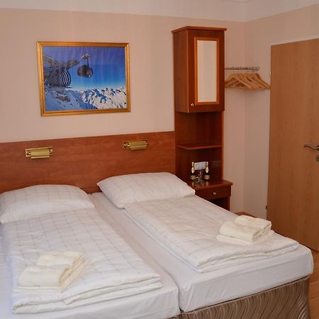 Private Room Pyrkerstrasse Bad Hofgastein Habitación foto